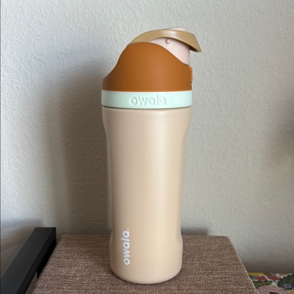 Owala 16oz Freesip